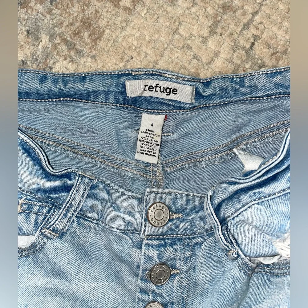 Refuge Light Blue Frayed Jean Shorts size 4